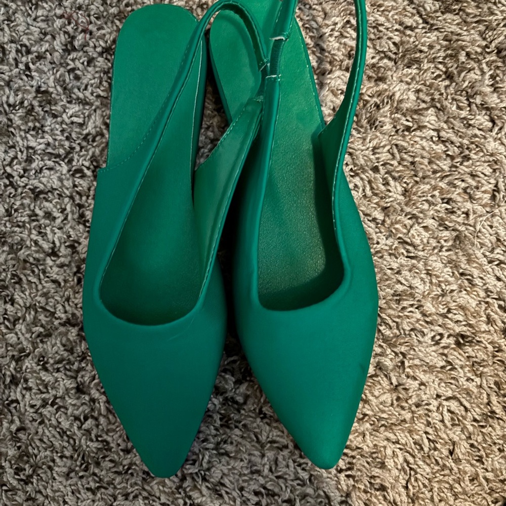 Elegant Green Slingback Flats